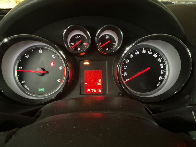 Opel Insignia Sports Tourer 2.0 CDTI Edition 2012 – снимка 4