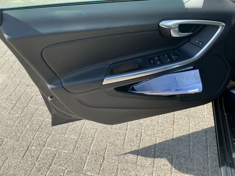 Volvo S60 1.6 D2 Summum 2014 – снимка 27