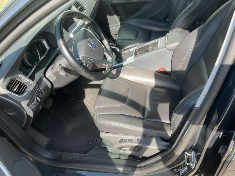 Volvo S60 1.6 D2 Summum 2014 – снимка 16