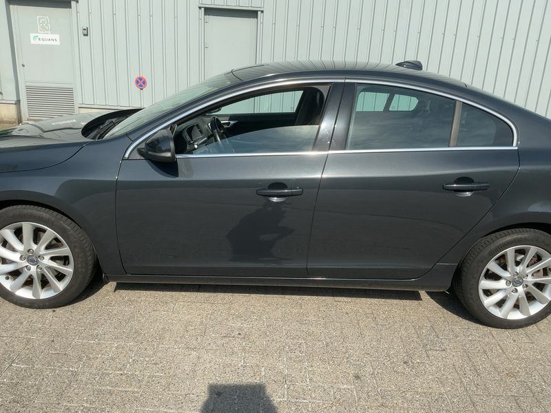 Volvo S60 1.6 D2 Summum 2014 – снимка 4