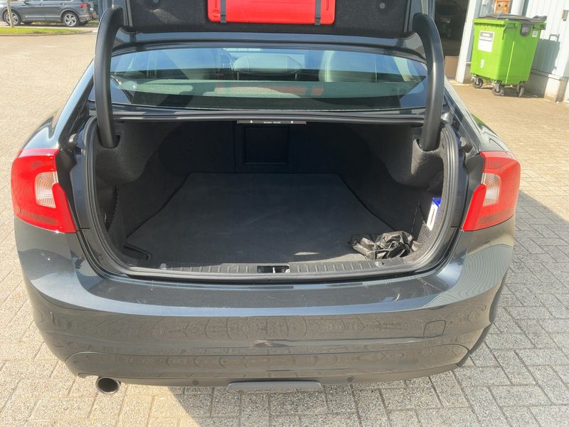 Volvo S60 1.6 D2 Summum 2014 – снимка 15