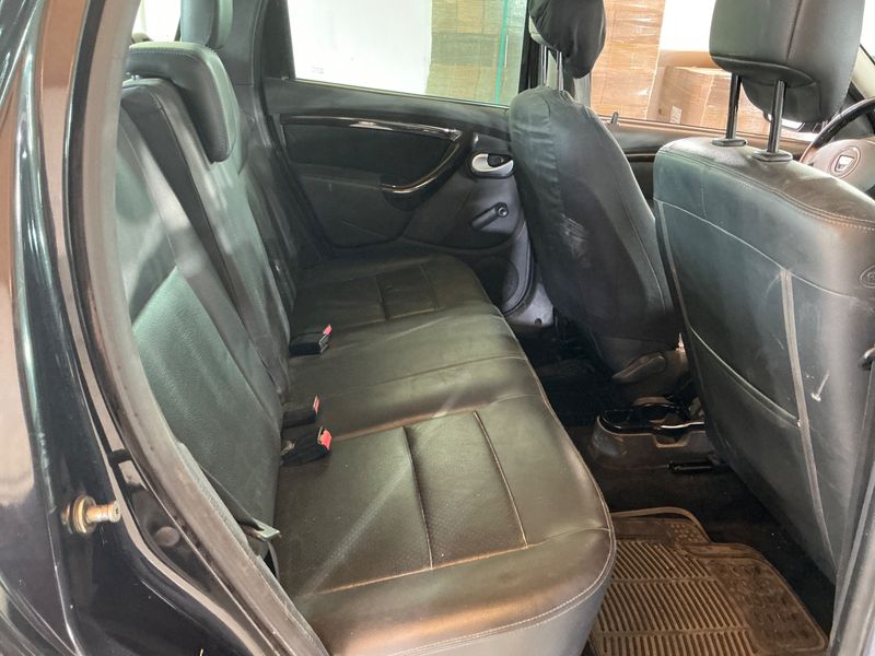 Dacia Duster 1.5 dCi Prestige 4x2 2011 – снимка 20
