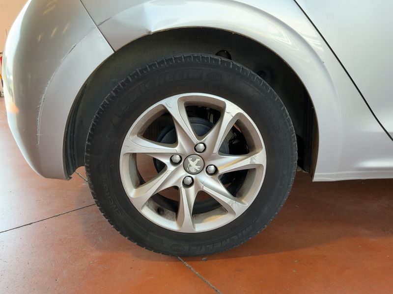 Peugeot 208 1.2 VTi Active 2014 – снимка 9