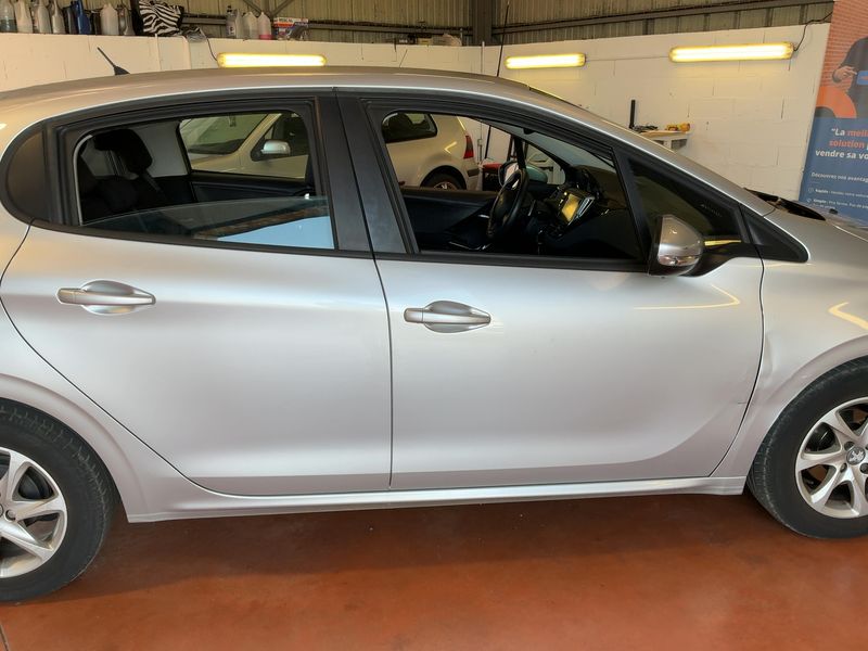 Peugeot 208 1.2 VTi Active 2014 – снимка 10