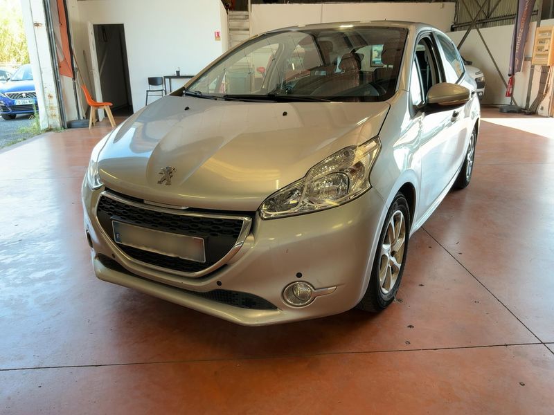 Peugeot 208 1.2 VTi Active 2014 – снимка 1