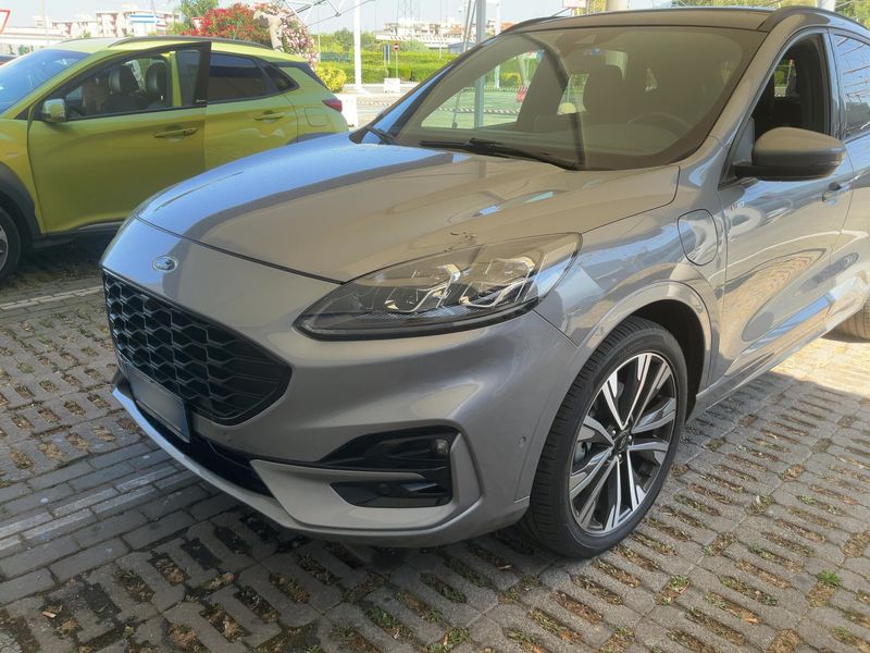 Ford Kuga 2.5 Plug-in Hybrid ST-Line X 2021 – снимка 2