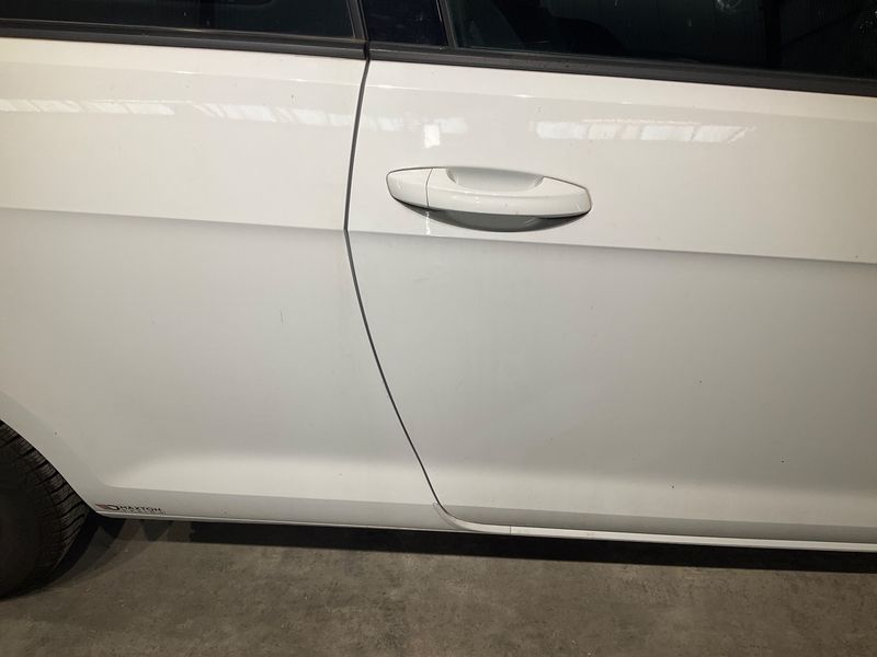 Volkswagen Golf VII 1.6 TDI Trendline BlueMotion Tech 2015 – снимка 24