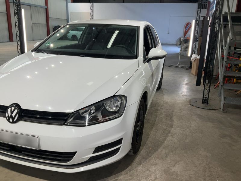 Volkswagen Golf VII 1.6 TDI Trendline BlueMotion Tech 2015 – снимка 2