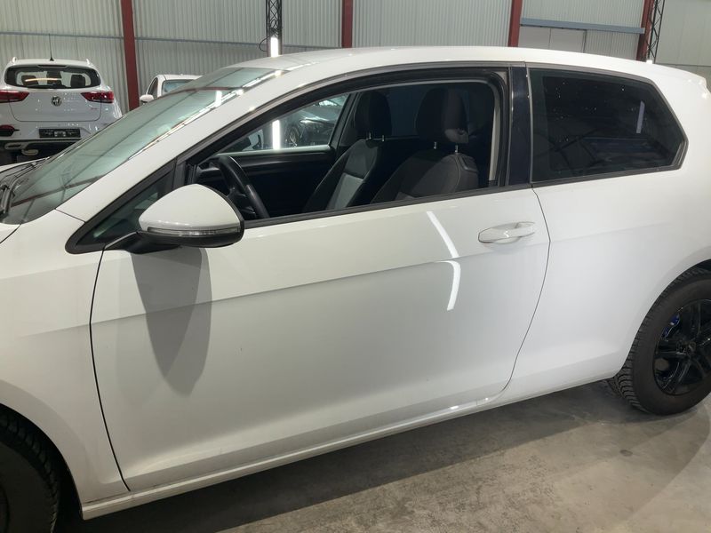 Volkswagen Golf VII 1.6 TDI Trendline BlueMotion Tech 2015 – снимка 4