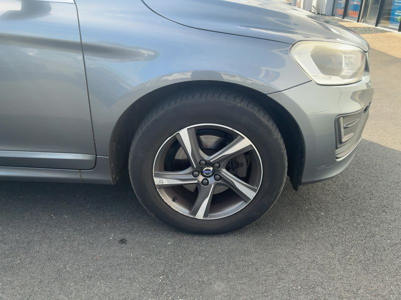 Volvo XC60 2.0 D4 R-Design 2015 – снимка 11