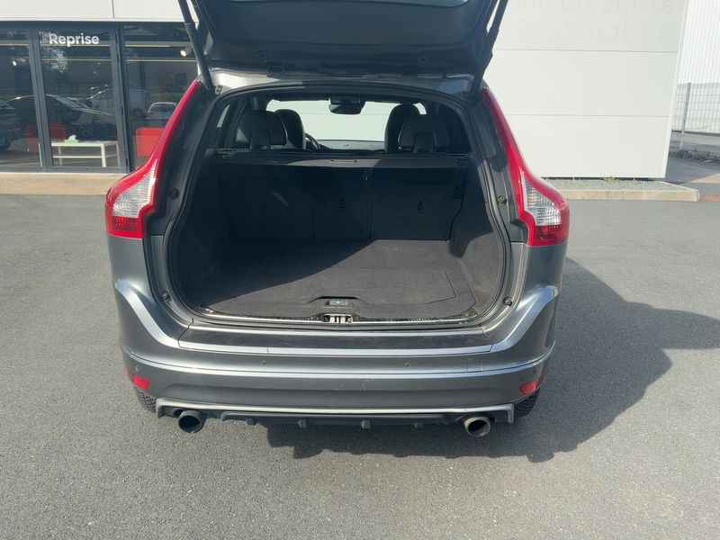 Volvo XC60 2.0 D4 R-Design 2015 – снимка 15