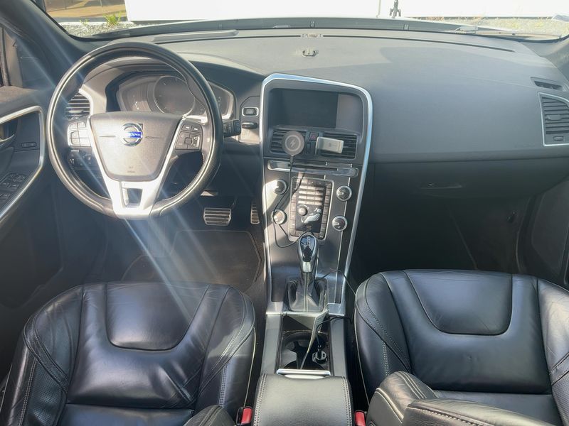 Volvo XC60 2.0 D4 R-Design 2015 – снимка 17