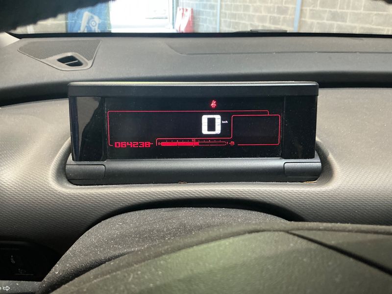 Citroen C4 Cactus 1.2 VTi Feel 2016 – снимка 18