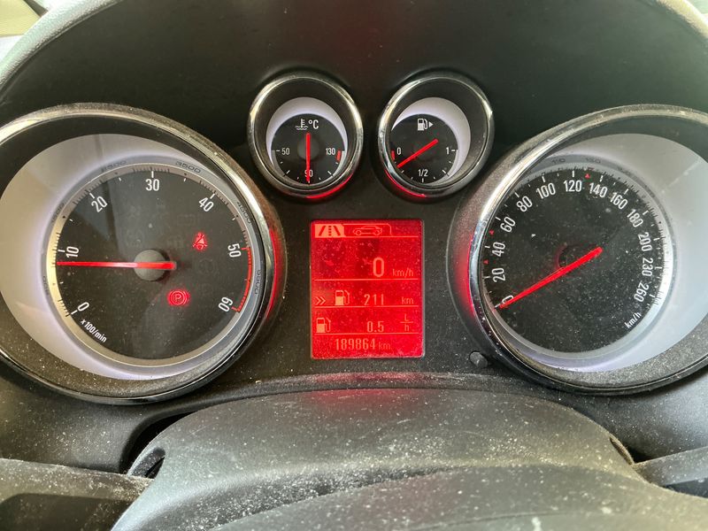 Opel Astra 1.7 CDTI Active 2013 – снимка 4