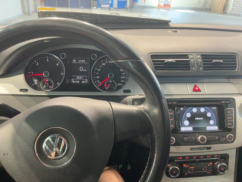 Volkswagen Passat 2.0 TDI Comfortline 2010 – снимка 12