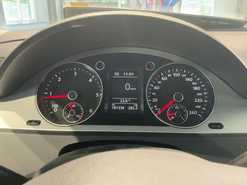 Volkswagen Passat 2.0 TDI Comfortline 2010 – снимка 13