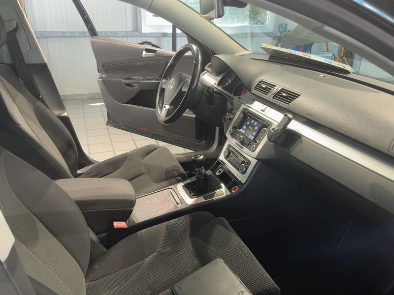 Volkswagen Passat 2.0 TDI Comfortline 2010 – снимка 11