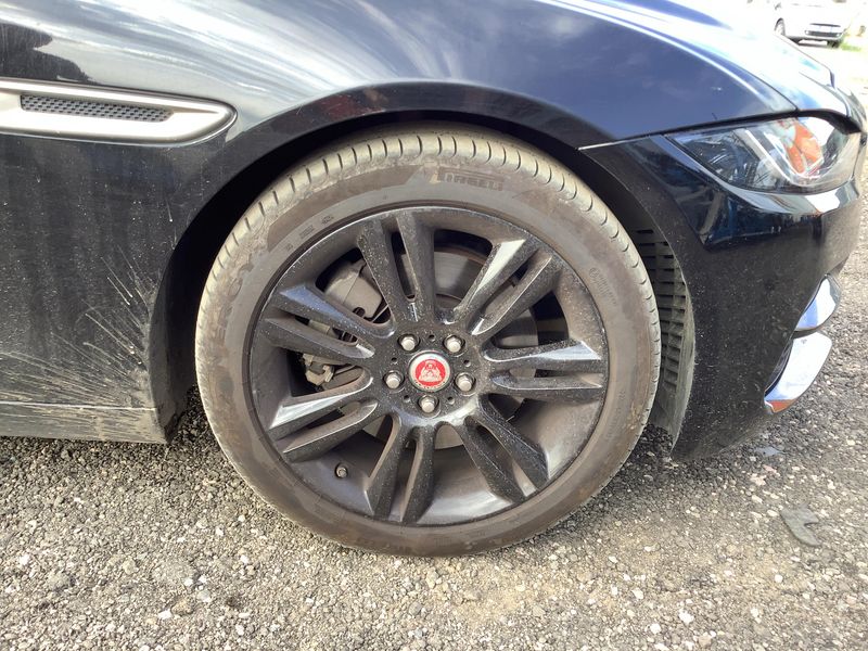 Jaguar XE 20d S AWD 2019 – снимка 11