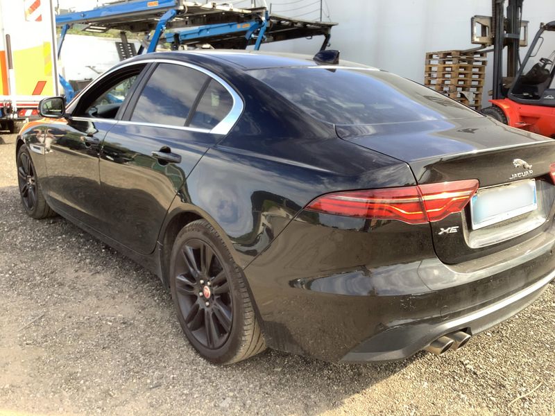 Jaguar XE 20d S AWD 2019 – снимка 6