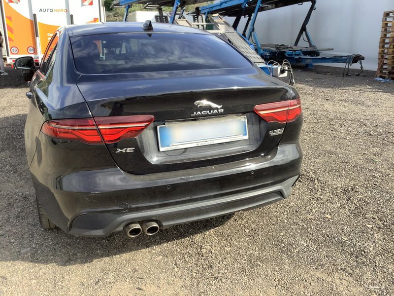 Jaguar XE 20d S AWD 2019 – снимка 7