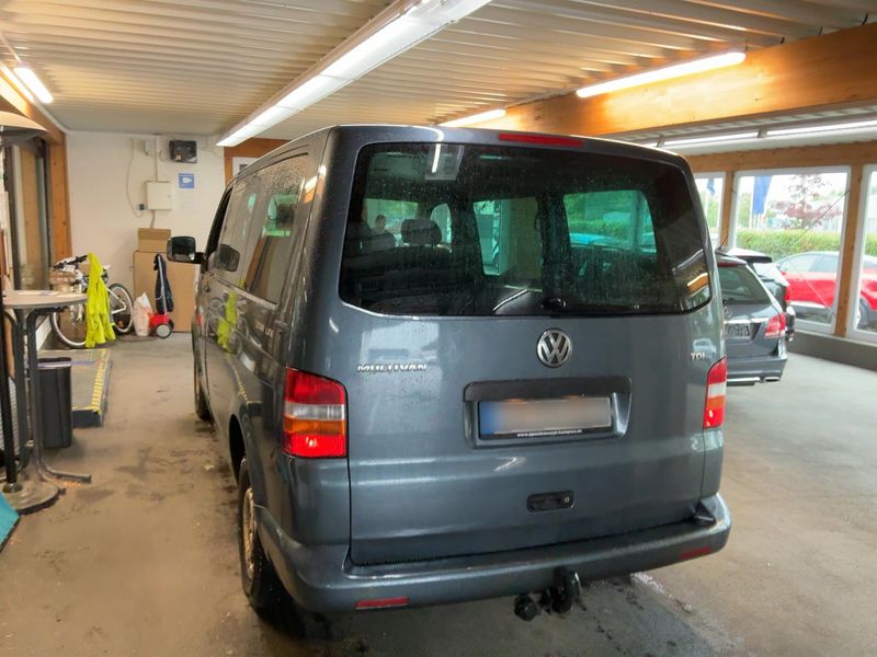 Volkswagen T5 Multivan 2.5 TDI Startline 2007 – снимка на щета