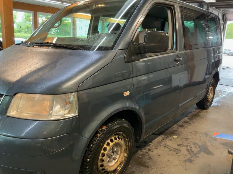 Volkswagen T5 Multivan 2.5 TDI Startline 2007 – снимка на щета