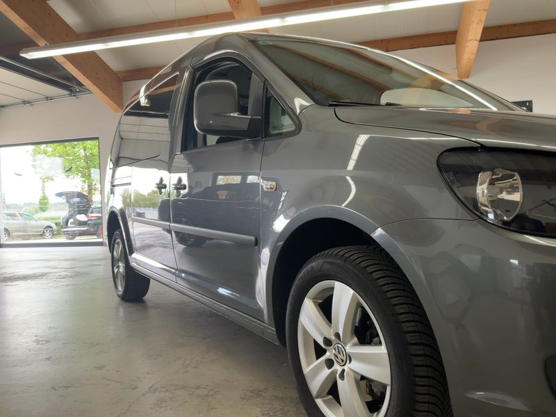 Volkswagen Caddy 2.0 TDI Maxi Comfortline 4Motion 2013 – снимка на щета 12