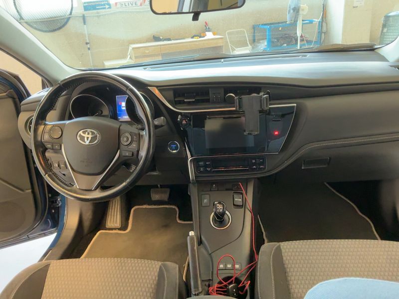 Toyota Auris Touring Sports 1.8 Hybrid Style 2018 – снимка 17