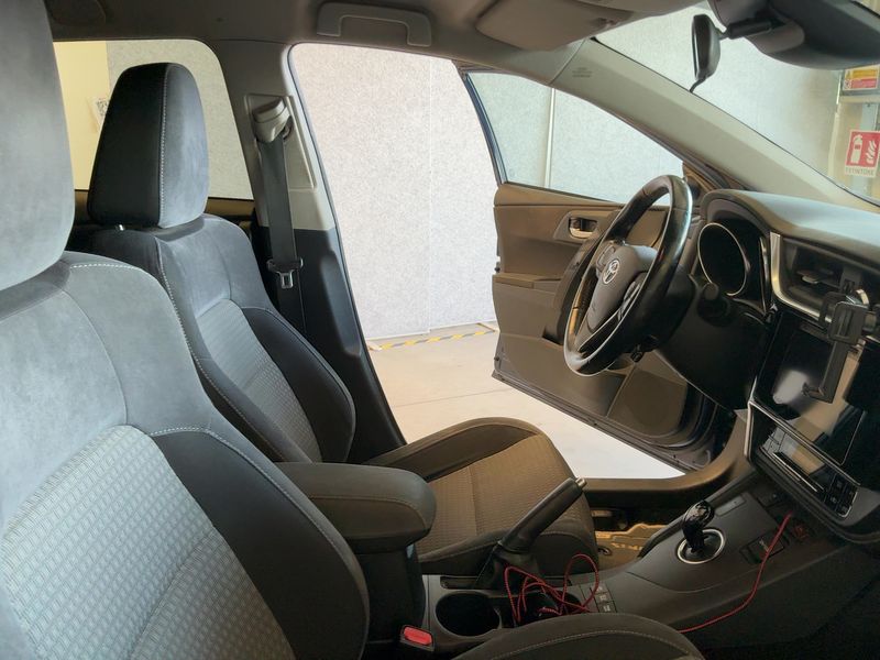 Toyota Auris Touring Sports 1.8 Hybrid Style 2018 – снимка 16