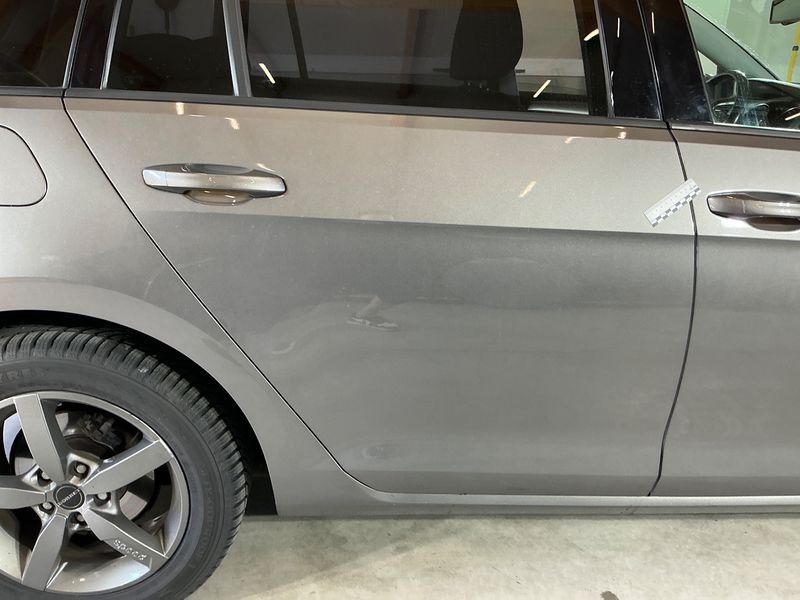 Volkswagen Golf VII 1.6 TDI Comfortline BlueMotion Tech 2015 – снимка на щета 44