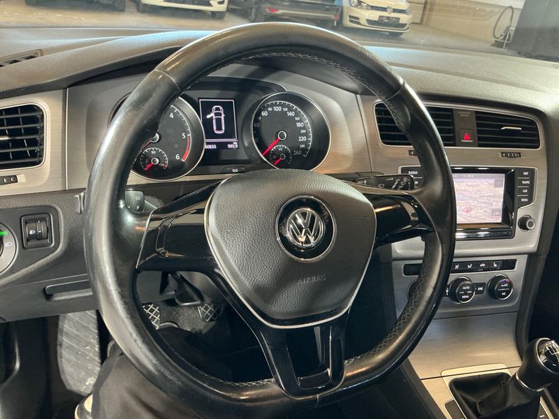 Volkswagen Golf VII 1.6 TDI Comfortline BlueMotion Tech 2015 – снимка на щета 52