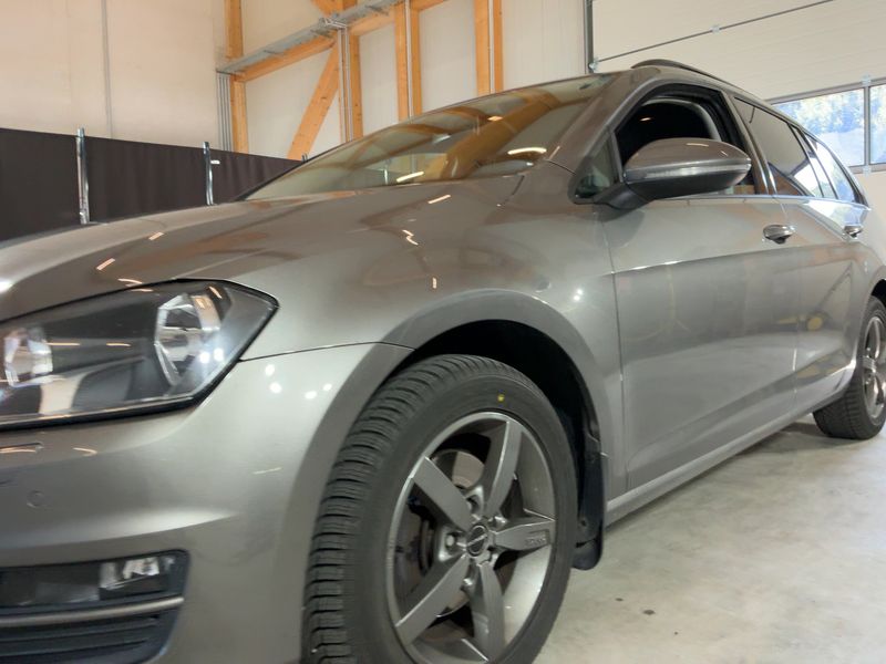 Volkswagen Golf VII 1.6 TDI Comfortline BlueMotion Tech 2015 – снимка на щета 2