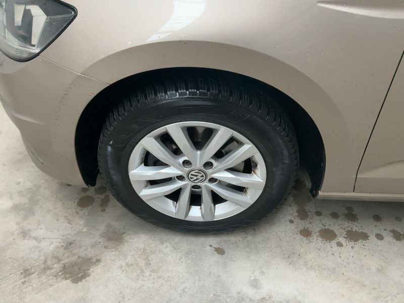 Volkswagen Touran 2.0 TDI Highline BlueMotion Tech 2016 – снимка 3