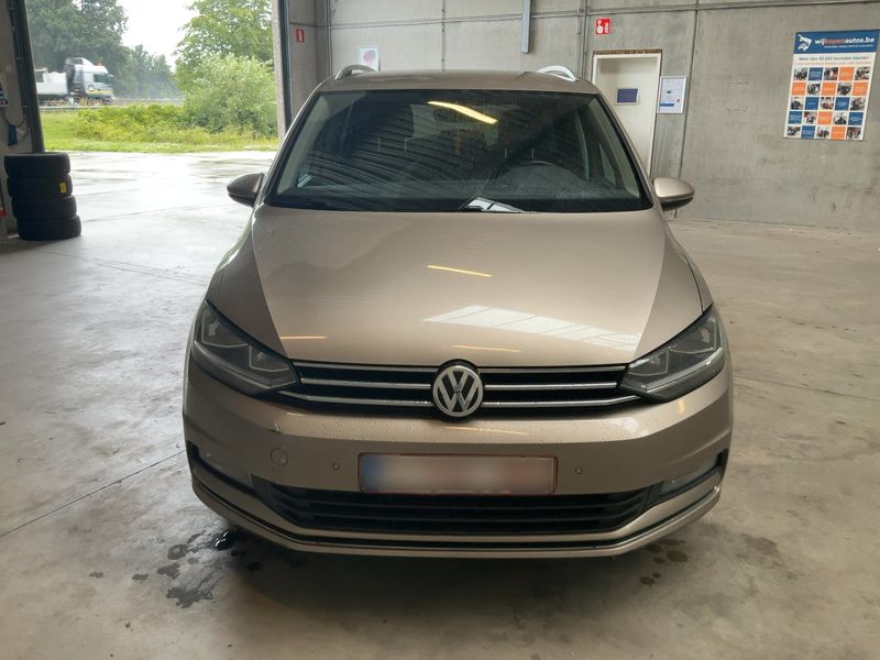 Volkswagen Touran 2.0 TDI Highline BlueMotion Tech 2016 – снимка 14