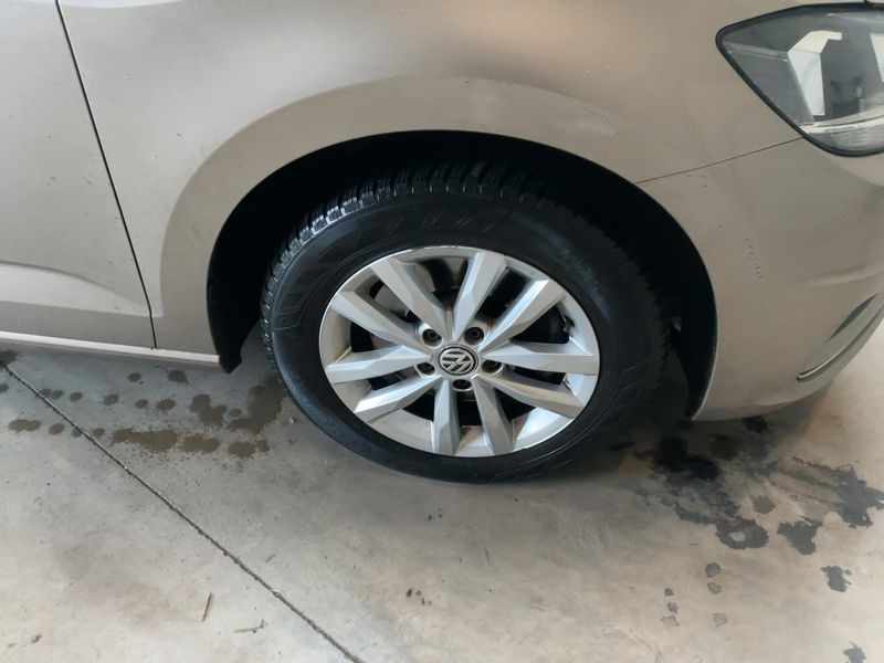 Volkswagen Touran 2.0 TDI Highline BlueMotion Tech 2016 – снимка 11