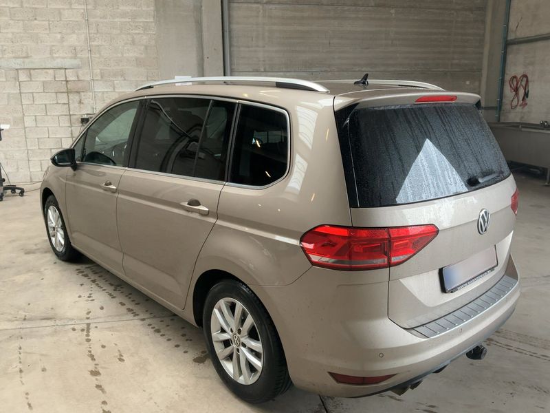 Volkswagen Touran 2.0 TDI Highline BlueMotion Tech 2016 – снимка 6