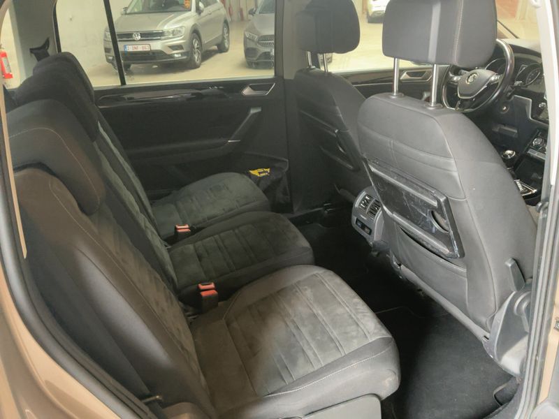 Volkswagen Touran 2.0 TDI Highline BlueMotion Tech 2016 – снимка 20