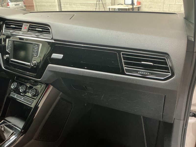 Volkswagen Touran 2.0 TDI Highline BlueMotion Tech 2016 – снимка 26