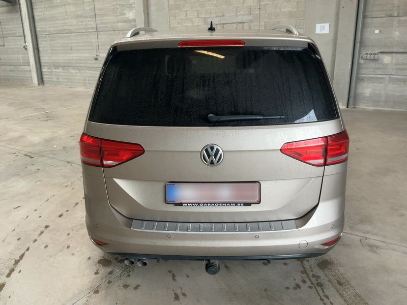 Volkswagen Touran 2.0 TDI Highline BlueMotion Tech 2016 – снимка 7