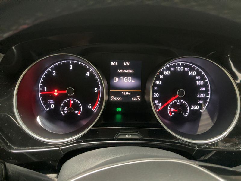 Volkswagen Touran 2.0 TDI Highline BlueMotion Tech 2016 – снимка 19