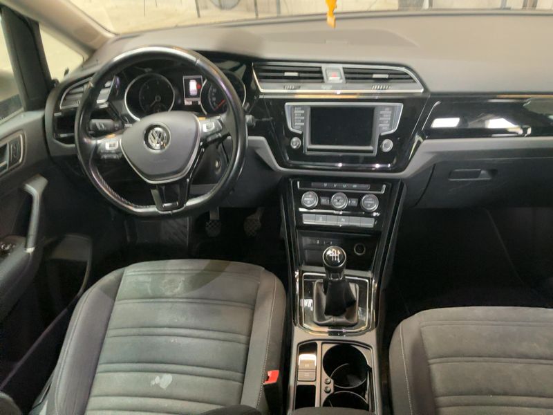 Volkswagen Touran 2.0 TDI Highline BlueMotion Tech 2016 – снимка 18