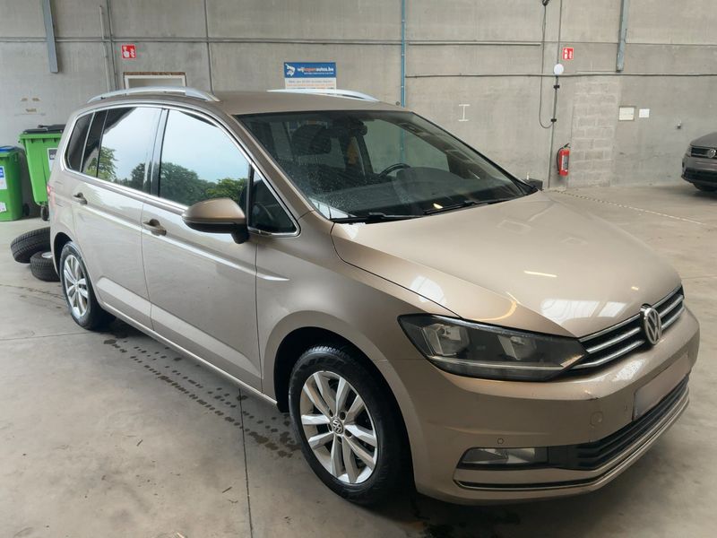 Volkswagen Touran 2.0 TDI Highline BlueMotion Tech 2016 – снимка 12
