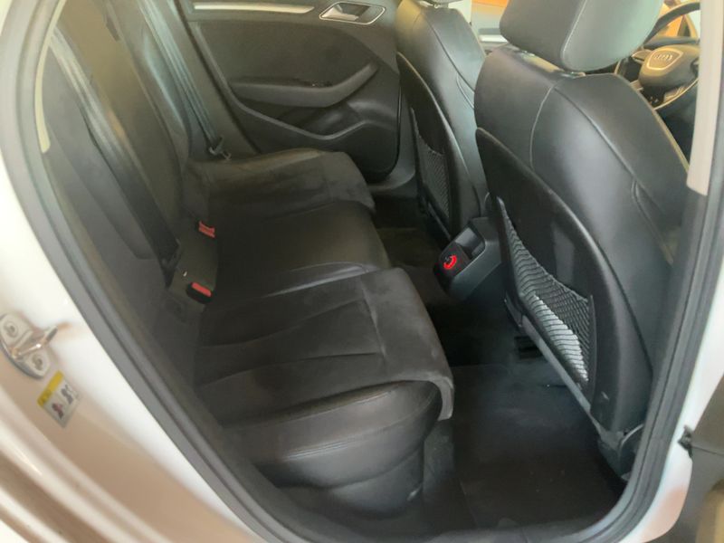 Audi A3 Sportback 1.6 TDI Admired 2015 – снимка 19