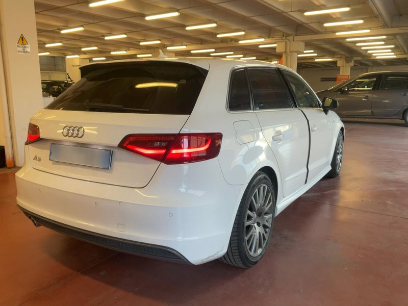 Audi A3 Sportback 1.6 TDI Admired 2015 – снимка 8