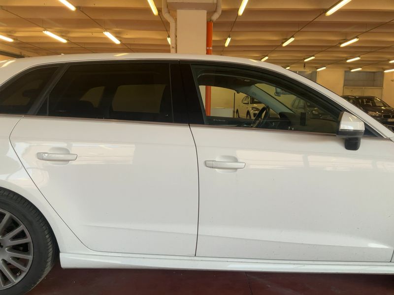 Audi A3 Sportback 1.6 TDI Admired 2015 – снимка 10