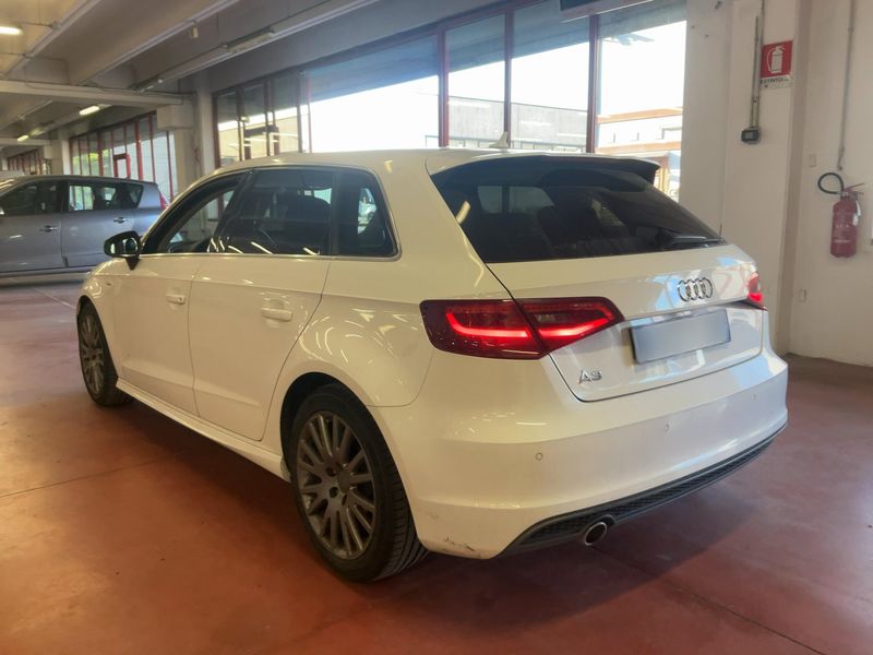 Audi A3 Sportback 1.6 TDI Admired 2015 – снимка 6