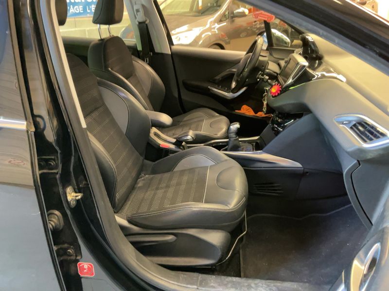 Peugeot 2008 1.6 Allure 2013 – снимка 16