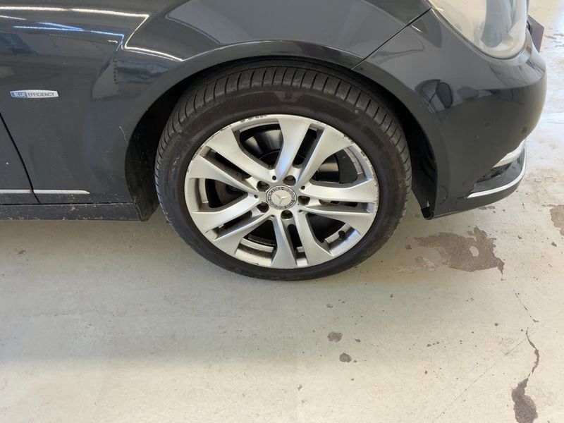 Mercedes-Benz C-Klasse C 220 CDI T BlueEfficiency Avantgarde 2011 – снимка 19