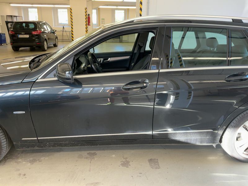 Mercedes-Benz C-Klasse C 220 CDI T BlueEfficiency Avantgarde 2011 – снимка 4