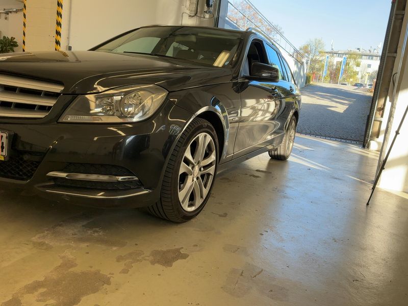 Mercedes-Benz C-Klasse C 220 CDI T BlueEfficiency Avantgarde 2011 – снимка 2